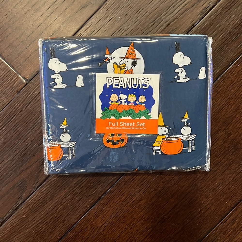 Halloween bedding